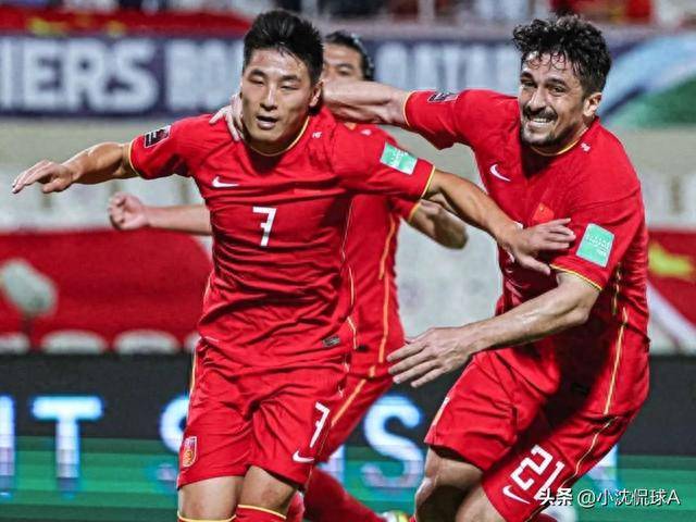 3-1！国足决战泰国降维打击，坚持传控，接近世界杯，韦世豪亮剑