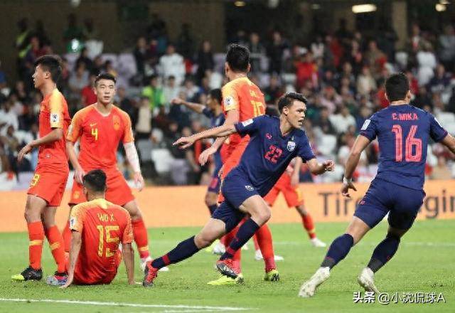 3-1！国足决战泰国降维打击，坚持传控，接近世界杯，韦世豪亮剑