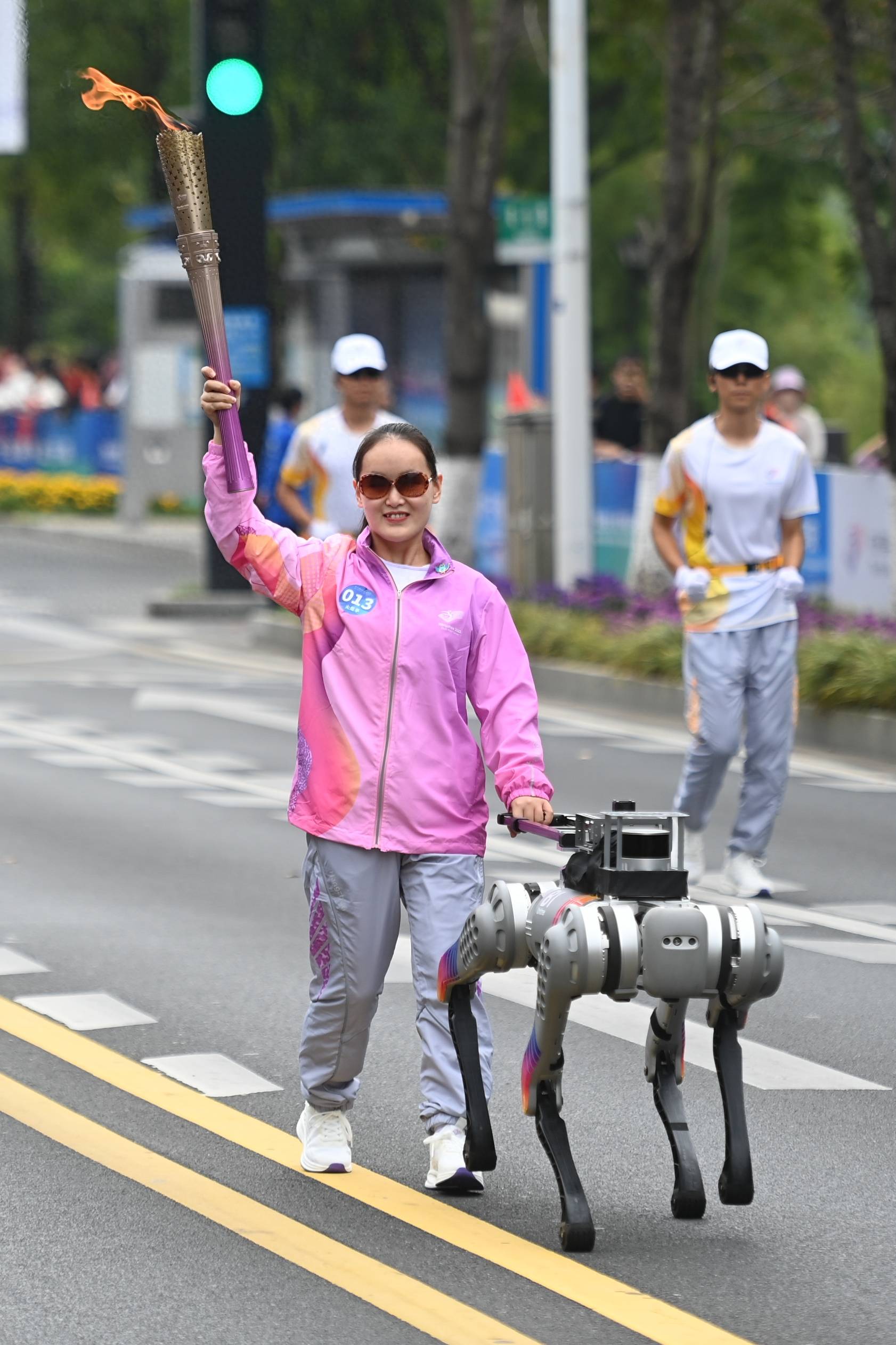 （体育）杭州亚残运会火炬传递启动