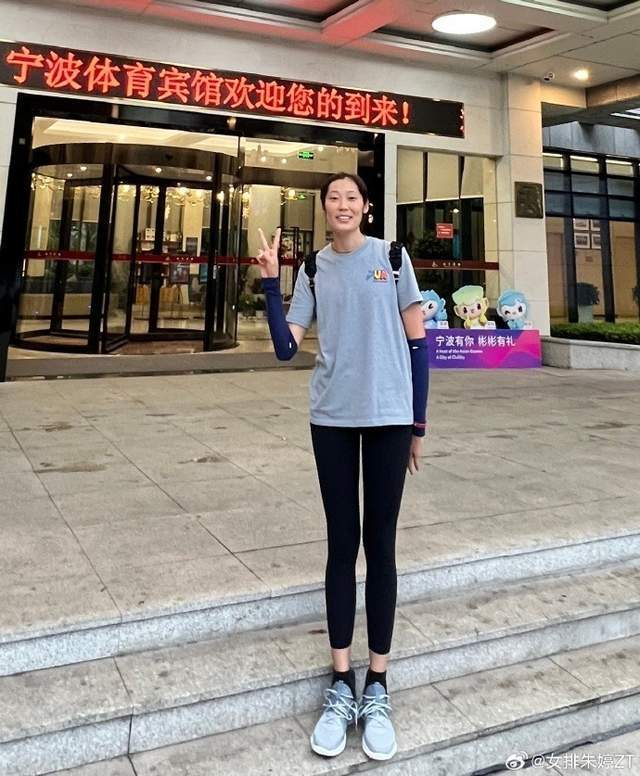 继续康复!朱婷回斯坎迪奇三线冲冠,不代表女排打亚运+奥运资格赛斯坎迪奇！斯坎迪奇