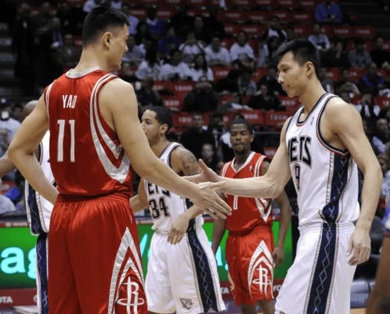 NBA晚报｜李凯尔支持队友 篮网队祝福易建联 西蒙斯重打控卫篮网队！篮网队