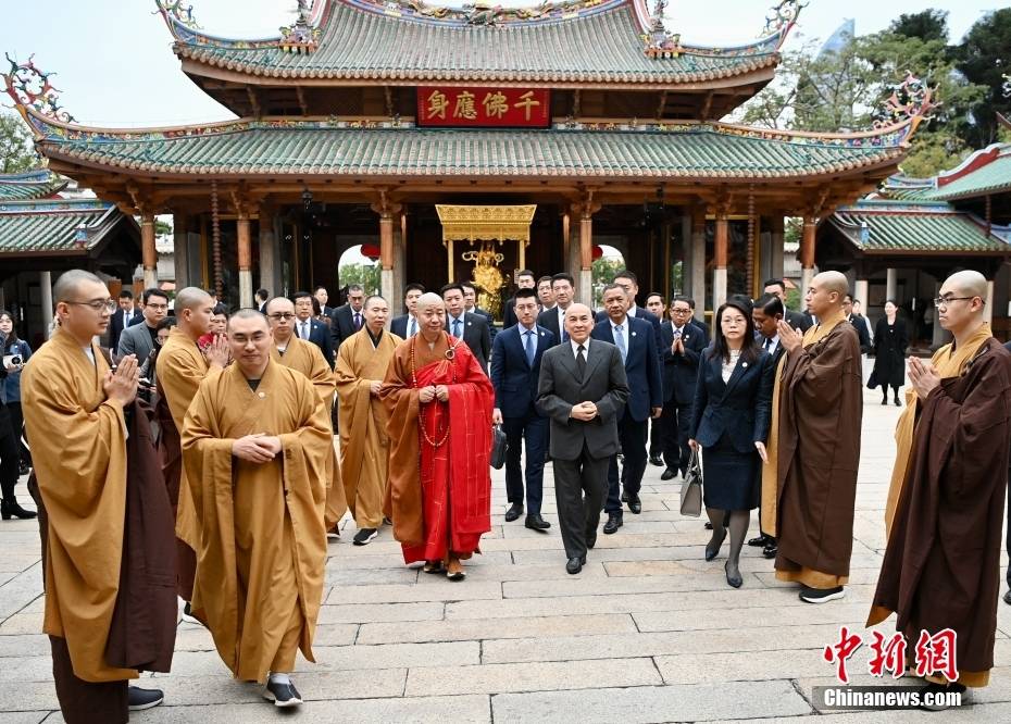 柬埔寨国王西哈莫尼访闽